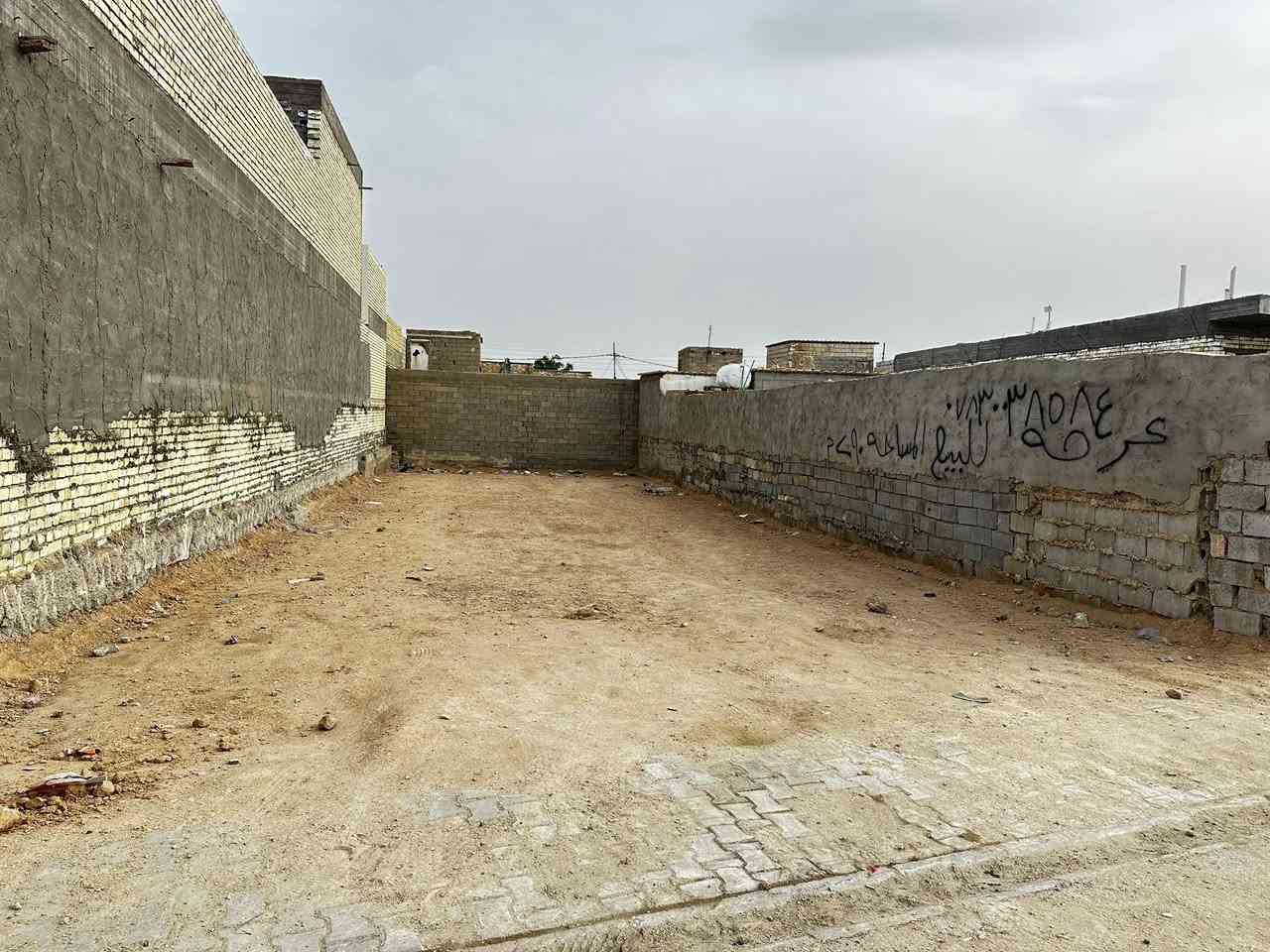 عرصه للبيع المساحه290م الموقع الرضويه السابعه خلف مدرسة جوهره البقيع
***********
