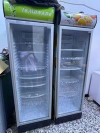 عارضات 2 مجمدات 2 مستخدمات شهرين فقط  للبيع البلديات شارع المصرف  0775...