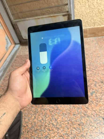 ايباد 9
ذاكرة 64
النموذج M
بي شخوط بالظهر فقط شاشه تلمع لمع❤️
السعر ١٦٥ الف فقط قفل
 جوه سوك كله

مكان زيونه
رقمي ***********
