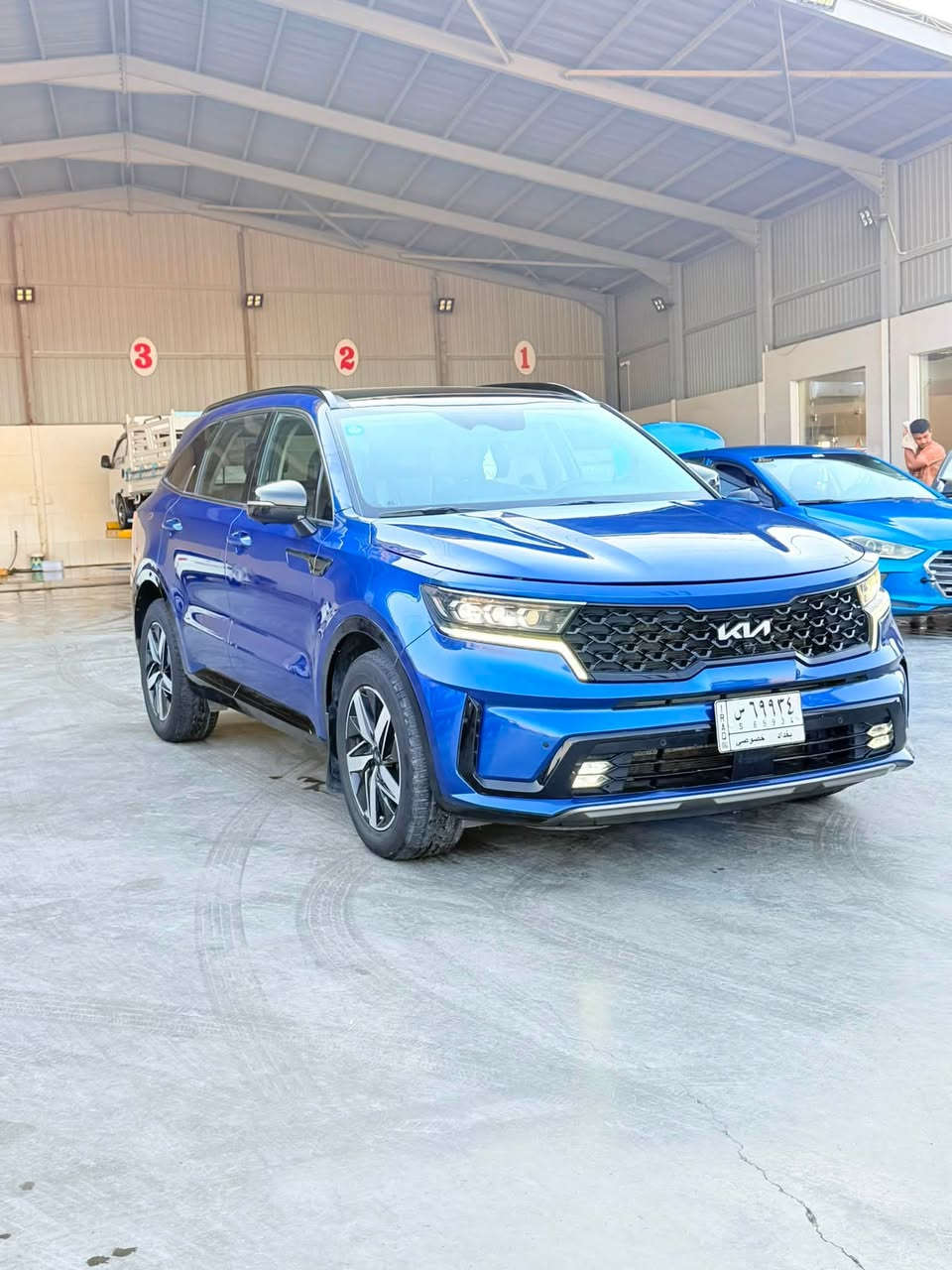 سورنتو 2021 وارد امريكي رقم بغداد
فول مواصفات S 
4 سلندر 
7 راكب 
3 قطع تبريد 
كشنات جلد 
كشن كهرباء 
رادارات 
حساسات 
توقف ذاتي 
ماشيه 64 
بيها قطعتين صبغ بنيد وجاملغ بدون دواخل 

السعر 190$ وبيها مجال بسيط 
العنوان / واسط- الصويرة 
***********
