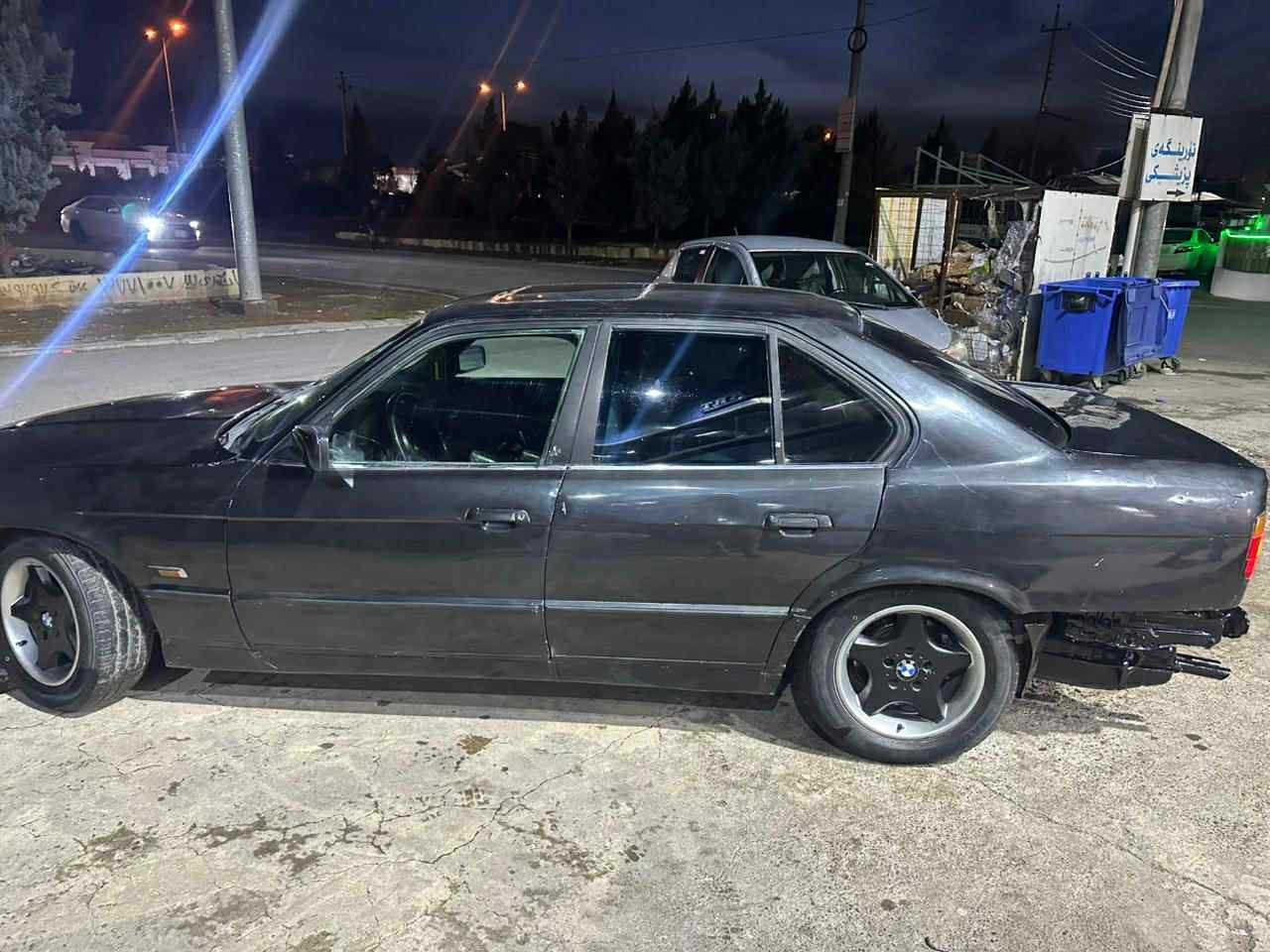 سلامو عليكم BMW1991بؤفرؤشتن گيرو مكينه ئه كسل وته قه وره قه به شه رت مكينه 528iده بل ديجيته ل سه نه وى له گه له 
شوين:هه ولير ره قه م ته له فؤن *********** أربيل, العراق
