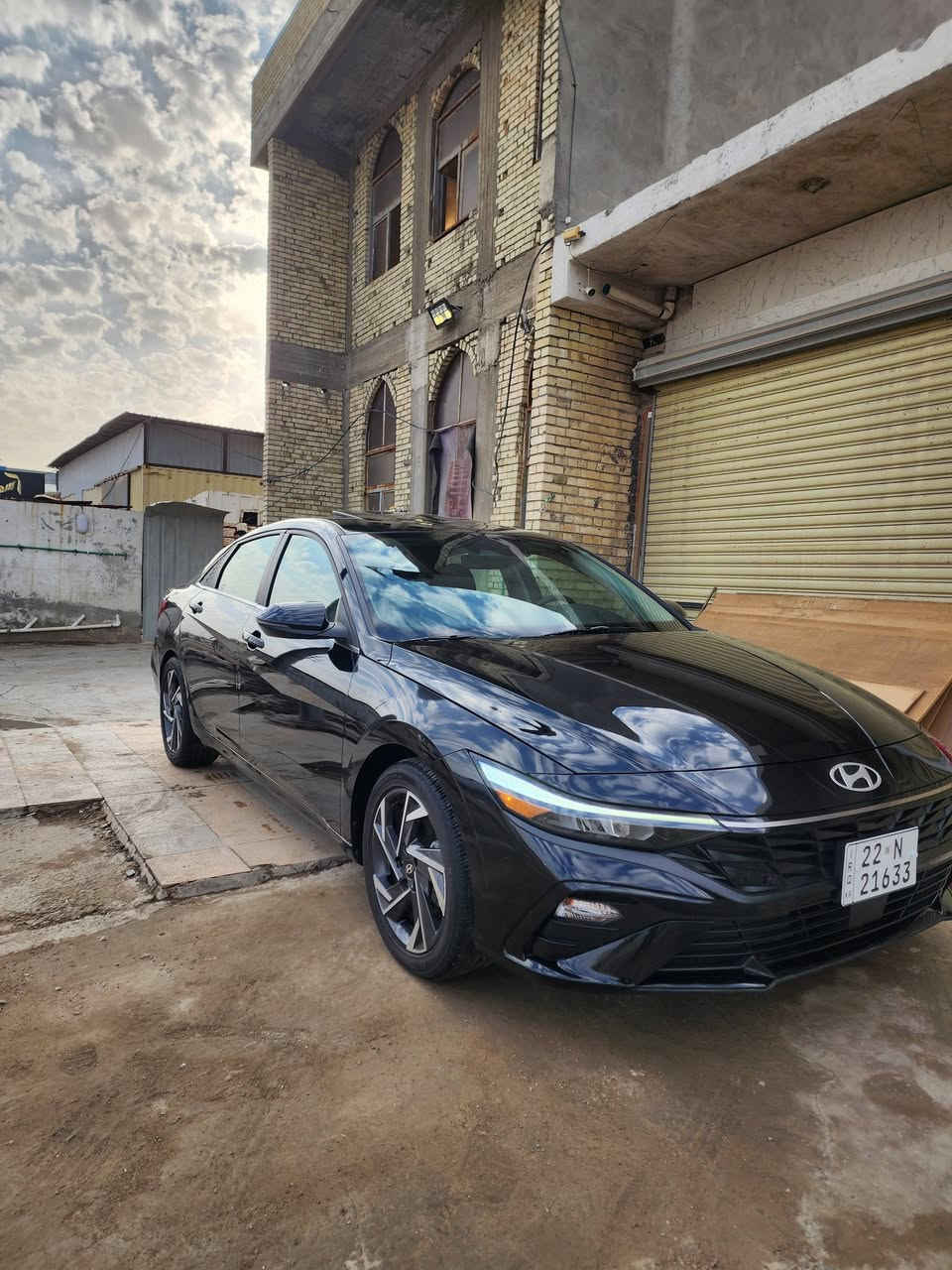 سلام عليكم للبيع فقط 
هونداي النترا ٢٠٢٤ زيرو ماشيه ٣الاف
 لون اسود فول مواصفات1/1
 حادثه جاملغ وشويه من باب خلفي بجم كبس بدون ايرباك وصور حادث مرفقه 
مواصفاته فول 1/1 
بصمه +تشغيل عن بعد وترحيب
محرك الفين دوش 
فتحه سقف سلايت 
كشنات جلد +تدفئه بلكشن 
شاحن وايرلس 
شاشه متصله كبيره عدادات الكتروني
لايت عدسات +لد نهاري
حساسات اماميه 
سيتم صوت بلادي
لد متغير بلدشبول 
استيرن هيتر تدفئه
منافذ شحن خلفيه
كامره دواره تحكم استيرن كروز سرعه مثبت سرعه رادار امامي وجانبي توقف ذاتي تحديد مسار قياده ذاتيه نظام وظعيات قياده وباقي 
رقم اربيل ترقيم جديد تحويل مباشر 
السعر ١٧٤ ورقه وبيه مجال بسيط 
مكاني بغداد ورا علوه الرشيد يم القوس 
اي استفسار/ ***********
                 /***********
