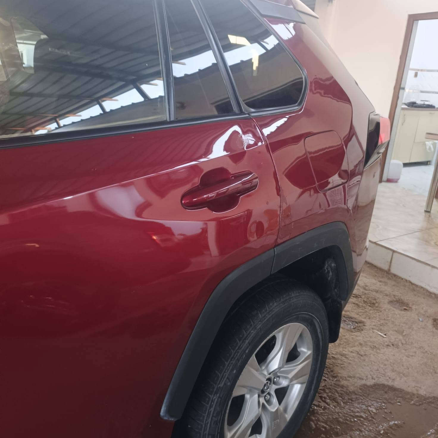 ‏2022   TOYOTA RAV4 XLE Hybrid.
رقم بغداد حره
هايبر بانزين 
اللون الخارجي  ماروني
عداد 33 الف مايل  
وارد  امريكي   
•دفع رباعي 4*4
• ماتور 2500cc هايبرد
• قير اوتوماتيك 
• كراسي مخمل
• شاشة كبيرة
• كاميرا خلفي
• رادار امامي
• مانع تصادم
• محدد مسرب
• تصحيح مسار
• مثبت سرعة
• مانع انزلاق
• استيرنق متحرك
•ابل كار بلاي 
•اندرويد اوتو 
• إنارة ترحيبية
• غمازات عالمري 
• حساسات تجاوز BSM 
• شاشة اعطال
• زجاج كهرباء ملون
• اضوية امامية زنون 
• اضاءة فل زنون LED
• حساسات ضغط هواء الإطارات
حادثه صفحه صبغ فقط
أثر شخط 
مكانه الرمادي 7 كيلو
الرقم ***********
ترهم مراوس فورتي النترا
السعر 155 ورقه بيه مجال بسيط

