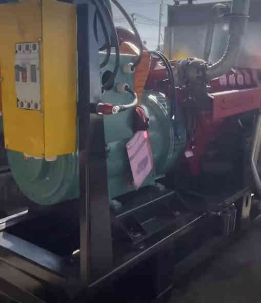 السلام عليكم 🫡 
ماكو هيج سعر ابد 280 ورقه 
عندي مشروع ثاني داخل بي وعوزت افلوس لازم أبيع احد المواقع 

موقع مولد للبيع 
الحمل 1000 امبير
بس اني انطيك 900 امبير 
مولده  وحده فقط
المولده جديده حيل برغي مامفتوح بيها تفصال اخونا الباشا ابو امير 
مجاز  رسمي 
بي حصه كاز.  200 كي في
الكاع أجار 50 الف من ابو البيت + 5 أمبيرات 
المشغل  400 الف شهريه 
خزين كاز 5000 + 4000 + 4500 +1000
أطراف الخالص 
موقع كلش حلو
***********
سعره مناسب جداً جدا
قفل قفل 280 ورقه 
بدون عمله 
للعلم الكهرباء المنطقة فول احسن من كل المناطق ديالى
