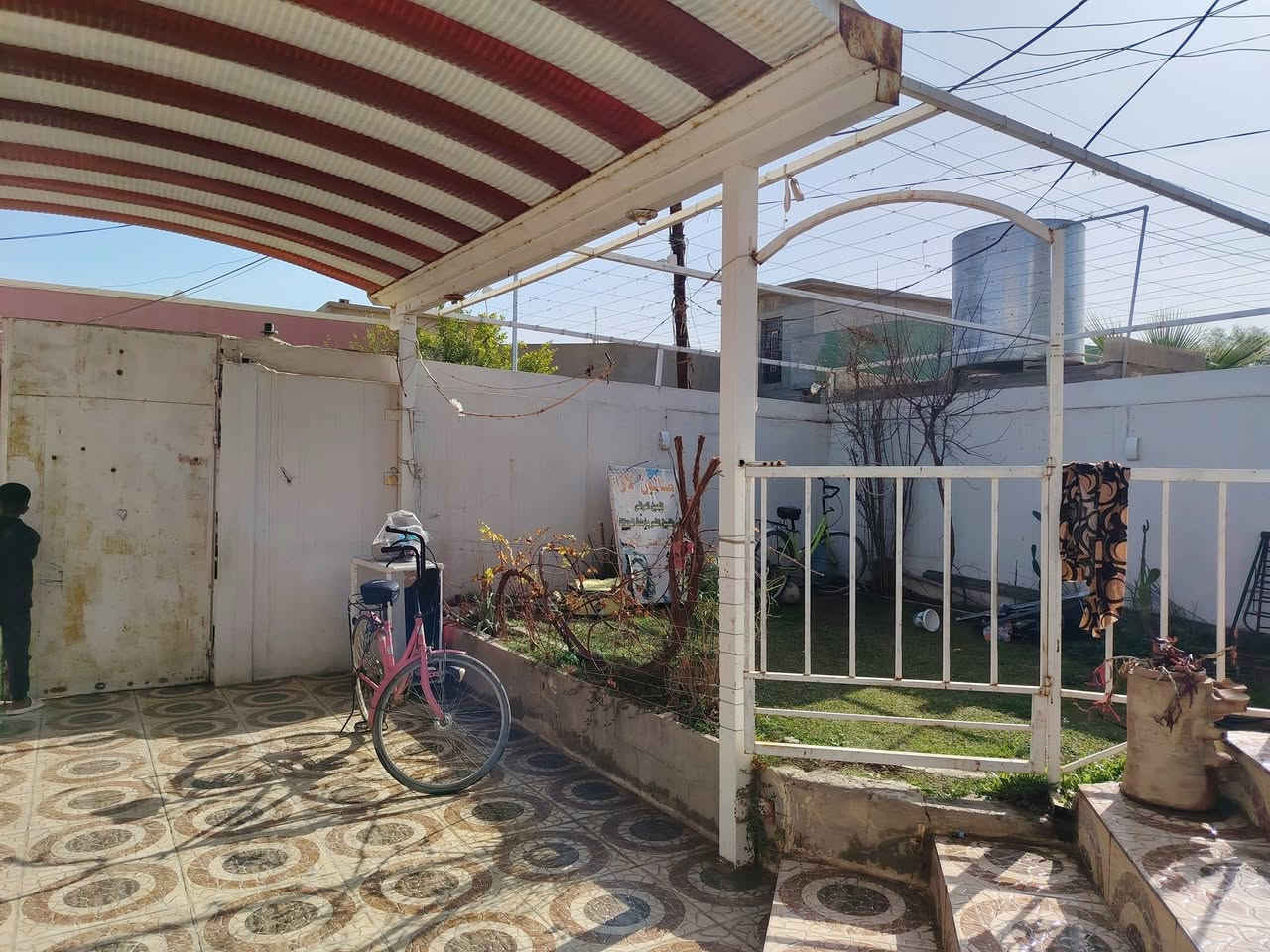 دارللبيع حي العسكري زراعي 250 مترخلف المستشفئ الاهلي ***********
