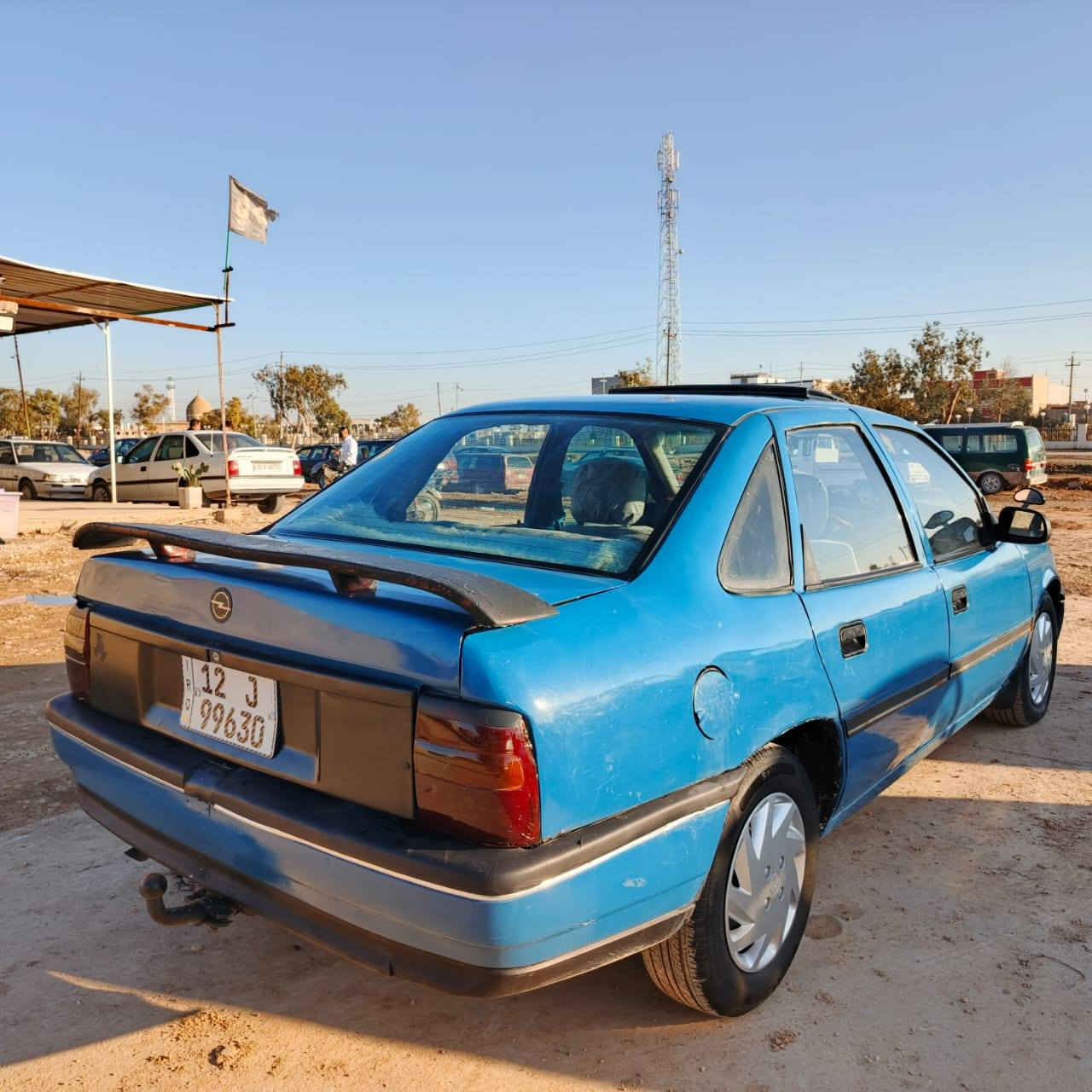 فكتره حجم 18 موديل 1991
 مصبوغه جماليه بدون معجون
رقم نينوى 12 
وكاله من وكيل تحويل من شرعي
محرك كير شرط
كهربائيات كلها شغاله
تخم تاير امامي خلفي جديد
سعر 40 بي مجال
***********
مكاني تلعفر
