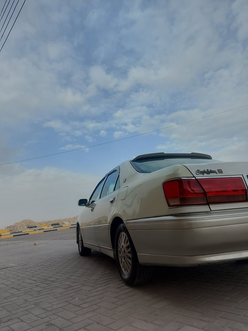 السلام عليكم سياره جنون كصتين مكفوله من النقل جثه والضربه رقم بصره دولي بأسمي مشروع وطني سنويه جديده هزه جديده 
مكينه كير vvti كفاله حداده جديده تبريد ثلج طخم تاير جديد جاهزه بدون نقص السياره جديده 
السعر 95 مكان السياره بصره للإستفسار 
***********
