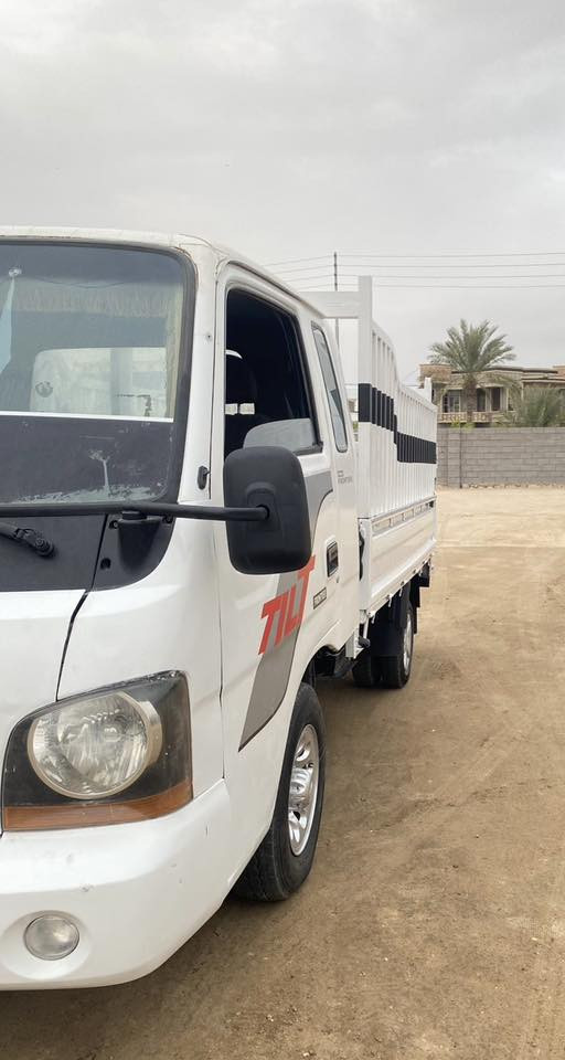 سلام عليكم كيه أم عيون موديل 2001 نضيفه رقم دياله مكاني رمادي رقمي ***********
