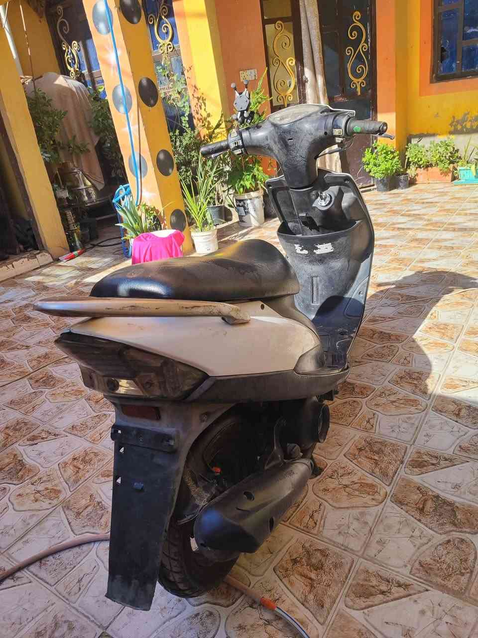 سلام عليكم ماكس عدله دراجه نضيفه بلاديه نكره سلف بكل وقت كلها شغاله ولا برغي نقص سعر 500بيها مجال مكان مجسر لمفرق ستفسار ***********
