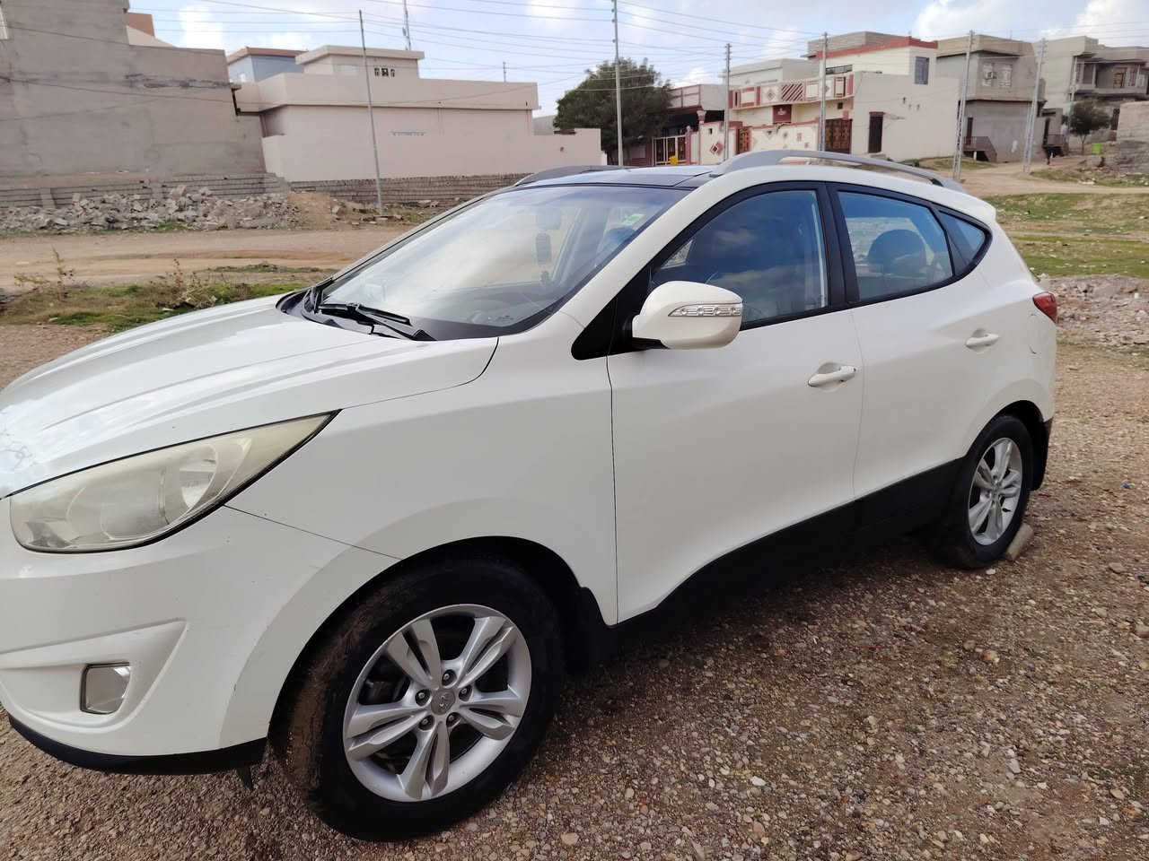 توسان لبيع موديل ٢٠١٣ خليجي مكفول من كل النواحي اشاير بالمري بنروما محرك ٢٠٠ دوش المرغوب ماشي ١٨٧ الف مابي اي نقص على ٢٤ حبايه  السعر ١٦٧ وبيه شويه مجال  موبايل *********** المكان/ ديالى- قظاء قره تبه
