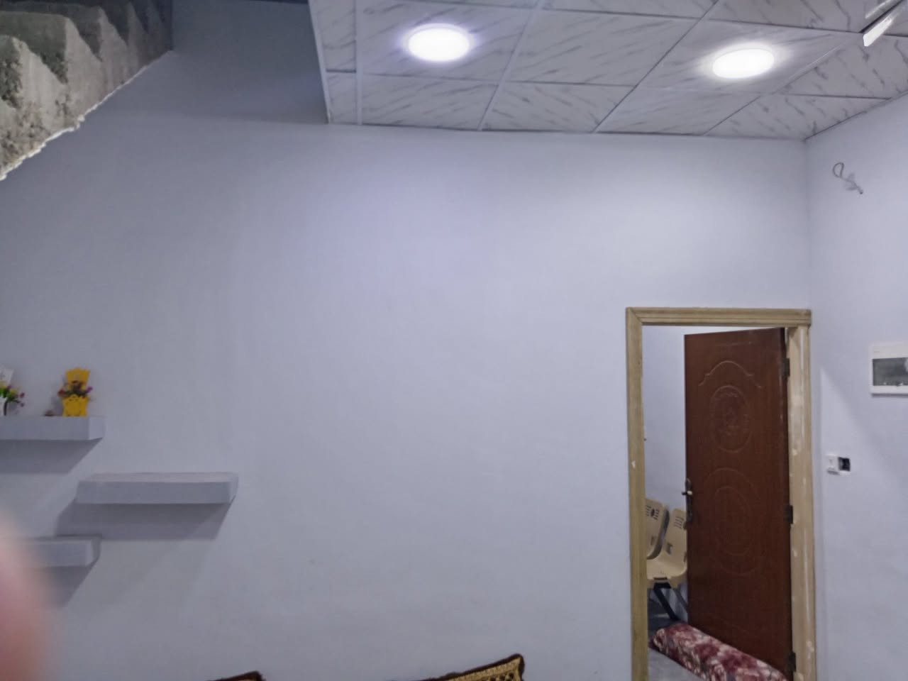 بسم الله الرحمن الرحيم 
--------------------------------------------
موقع المشتمل درب الإمام بعد النافوره
الفرع المجاور المعارض مقابل معرض محمد عباس 
المشتمل مساحته 100
يتكون من :

- غرفة
- مطبخ 
- صالة
استقبال
- صحيات داخليه وخارجيه
وطرمه
—-الطابق الثاني 
يتكون من غرفة وصحيات سويت وصاله

📄 نوع العقار : سند زراعي وماشين معاملة
للاستفسار الاتصال على الرقم *********** 
 السعر 42
