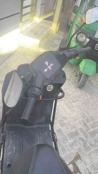 سلام عليكم دراجه شحن للبيع  مكفوله من كلشي وجميع الملحقات موجودهه الدراجة بعدها بضمان الشركة صار كم شهر من نزلت 

شاشه كبيره 
 بريك امامي خلفي دسك هايدروليك
لايت عالي ناصي زنون
بك لايت لد LED
اشاير امامي و خلفي لكزز لد
دبل اشاره
نضام بك الرجوع الى الخلف
درع محيطي لحمايه الدراجه
دبلات امامي وخلفي غاز 
 مساحه تخزين واسعه +جنطه خلفيه 
بصمه تشغيل + انذار سرقه + سويجات 
عدد البطاريات 6 مصطره الحجم الكبير تقطع مسافه بل شحنه الوحده 65كيلو 
سرعه الدراجه حقيقي 60
شاحنه تدعم الشحن السريع 
مكان بغداد مدينة الصدر 
سعر الدراجه مليون و100وبيه مجال قليل 
رقم الهاتف ***********
