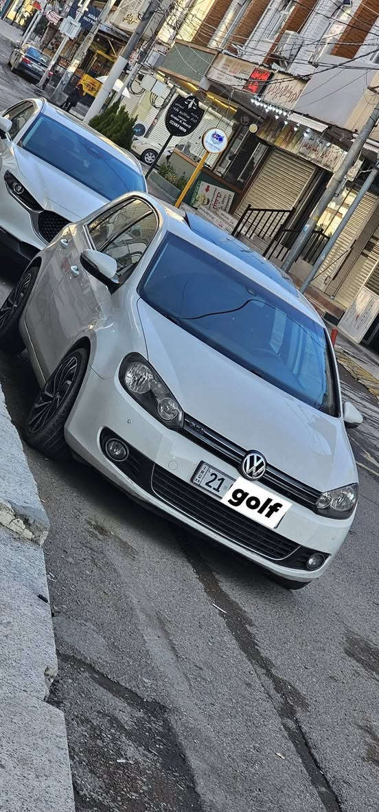 فرۆشتن
گۆڵف 2011 خلیجی سڵاید فول مواسەفات
مەکینە 16 بێ تۆڕبۆ مەرغوب 
زۆرکەم ڕۆشتوە تەنها 153هەزار
لەنزیک لەرەسم جوانترە  بێ شوختو چاڵو سارد پێشو پشتی کەپس بەقەد2017 پاک ماوەتەوە
دودرگای پەمپە بیلادیە بێ ئێرباگ 
نرخی 94 مەجالێ کەم
شوێن سلێمانی
***********
