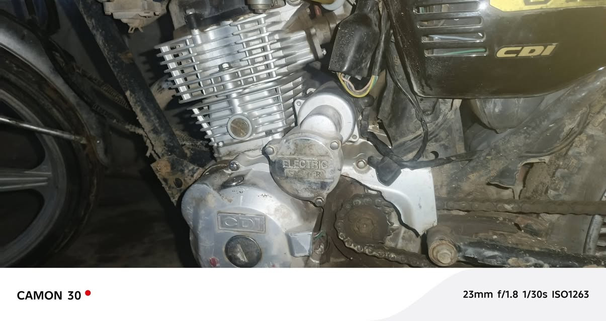 السلام عليكم دراجه للبيع دراجه اوراق ما ابيها المكان الحسينيه الراشديه شعرها 300 وبيها مجال 0774 636 2771
