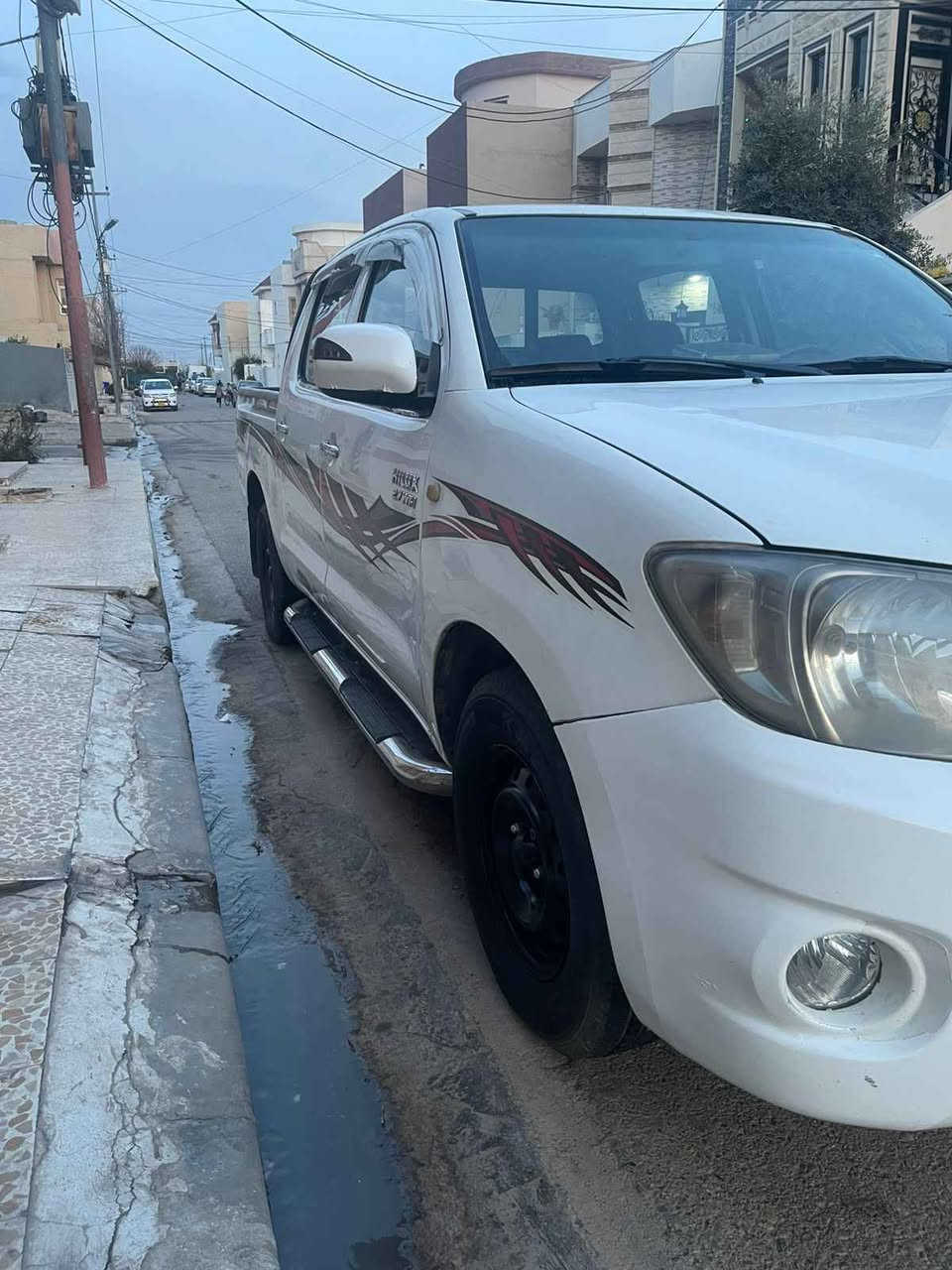 *********** 
مرزي 2006 سعودي شاصي 19 
بيها صبغ 3 قطع امامي بدون شواصي ماسك بدنة صفحة النفر
مكينة معمرها شرط لاصرف لانفخ كير اكسن تبريد كلو شغال شرط هزة جديدة  سيارة مال جناي 
250$ غرامه 
سعرهاا 138 $ وبيها مجال Singapore
