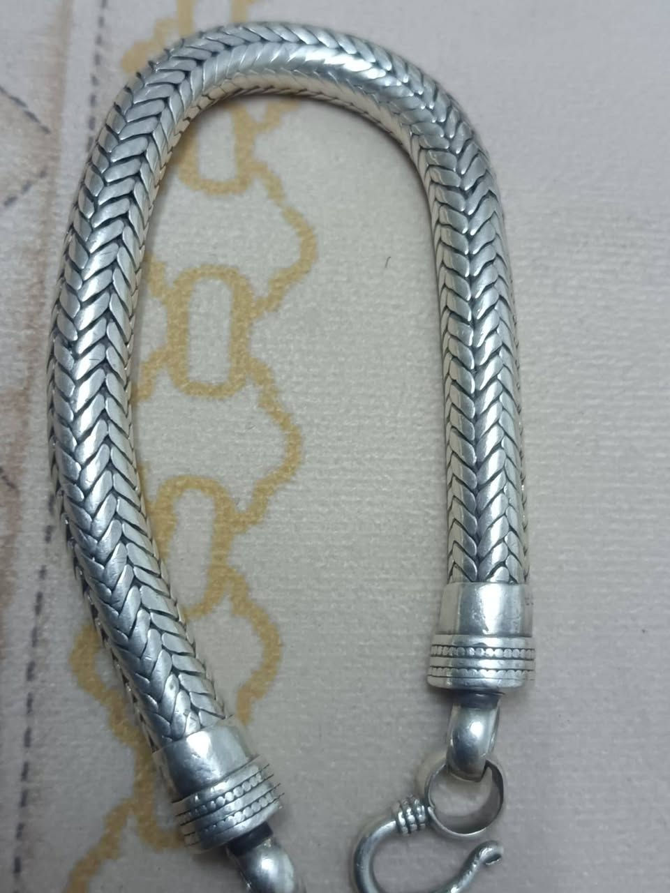 سلام عليكم سوار فضه صلي قديم شغله يدوي قطعه حلو مختلفه وزنه ١١٦ غرام بل عافيه الياخذه بغداد مدينه توصيل موجود


**إذا كنت صاحب هذا الإعلان وتريد حذفه لأي سبب، رجاءا أرسل رسالة إلى الدعم الفني**