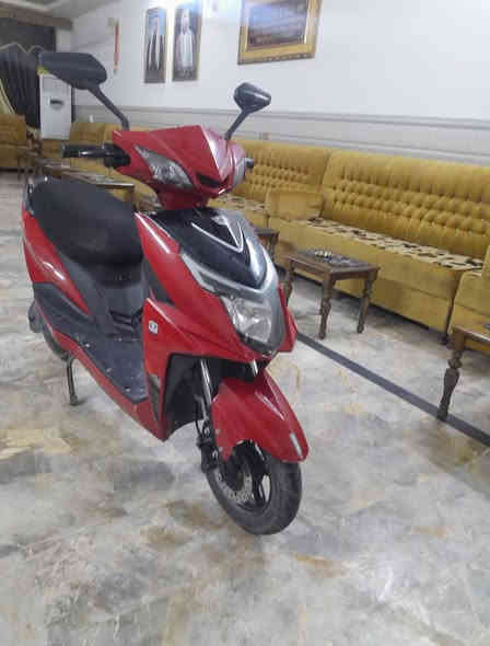 السلام عليكم دراجه لبيع السعر 450  السرعه  59 تمشيك 60 كيلو متر للاستفسار  الرقم ***********
