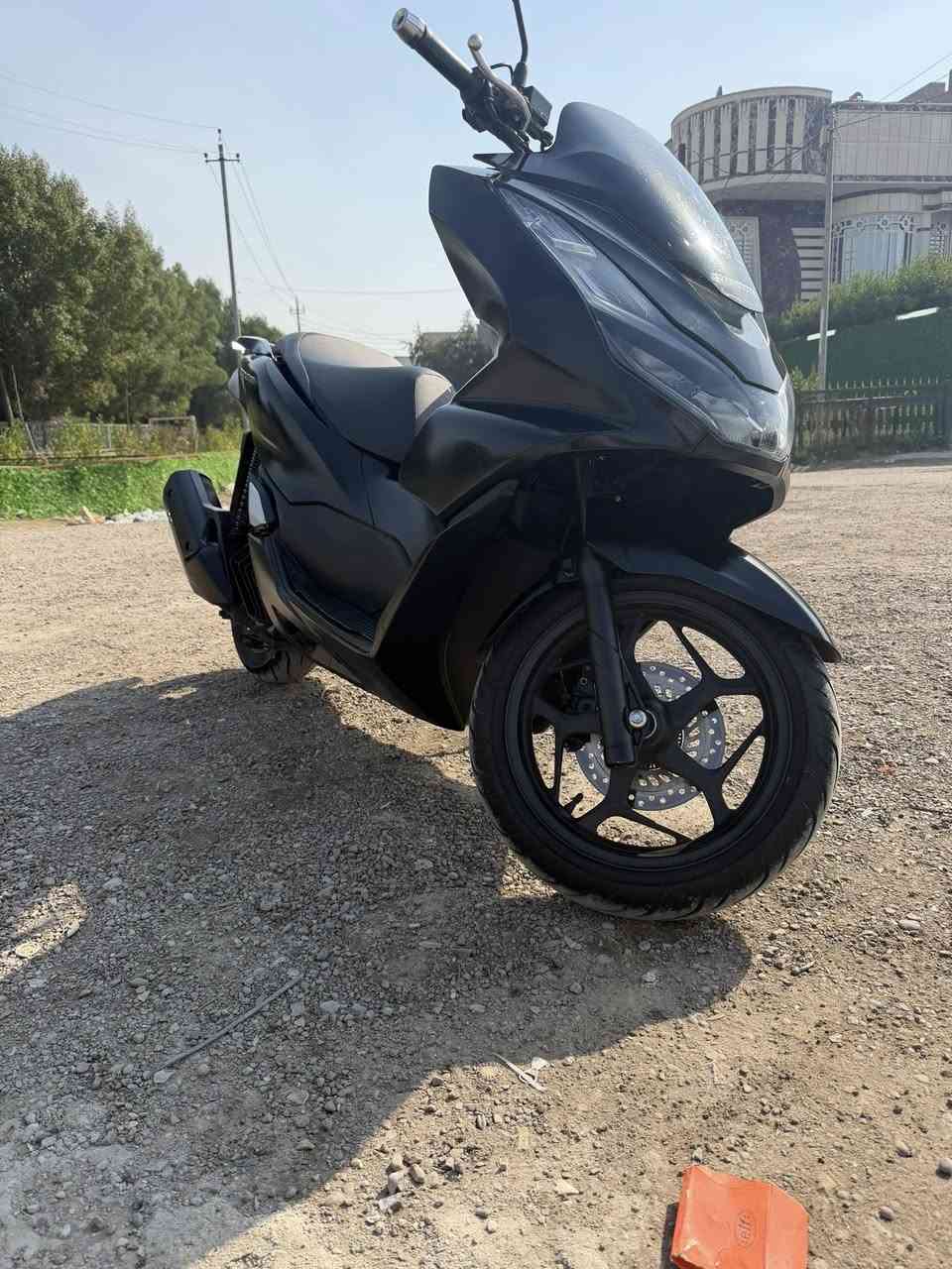 سلام عليكم
Pcx2024
لون اسود طافي
محرك 160cc
ياباني 100/100
فول مواصفات الدراجه 
مكان الدراجه بغداد 
كاظميه معارض جكوك 
السعر 24$
لتواصل ***********
