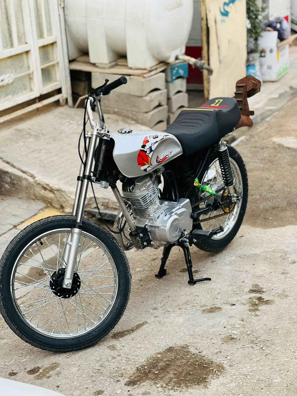 سلام عليكم دراجه لبيع تعميره 2026 مكينه شلامجه دراجه جديده تصال فقط واساب او خط *********** مكاني نجف مطعم خيمه
