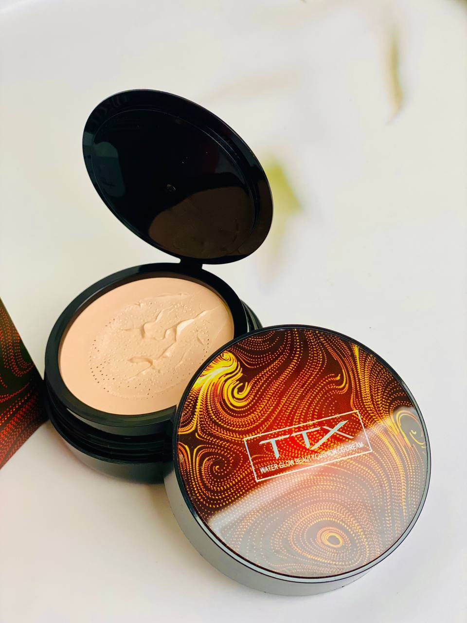 ✨💄 بودرة TTX المضغوطة لتثبيت المكياج 💄✨
بودرة TTX تمنحك بشرة ناعمة ومكياج ثابت بمظهر طبيعي طوال اليوم 🌸

🔸 تثبيت مثالي للمكياج يدوم لساعات طويلة
🔸 تغطية ناعمة وخفيفة بدون تكتل أو ثقل على البشرة
🔸 تساعد على امتصاص الزيوت واللمعان للحصول على بشرة مطفية
🔸 تعطي الوجه ملمس مخملي ناعم وإطلالة طبيعية
🔸 مناسبة للاستخدام اليومي ولكل أنواع البشرة

💎 الخيار المثالي لمكياج ثابت وإطلالة أنيقة طوال اليوم

سعر البكج العرض 🔥

توصيل لكافة المحافظات


**إذا كنت صاحب هذا الإعلان وتريد حذفه لأي سبب، رجاءا أرسل رسالة إلى الدعم الفني**