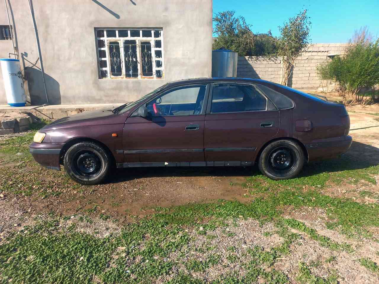 السلام عليكم 
كارينا للبيع كير محرك شرط صدر أمامي وخلفي شرط سياره نظيفه مرتبه رقم دولي سنويه لل ٢٠٢٩ السعر ٣٣ وبيها مجال للگرايب
 الاستفسار اتصل ع الرقم ***********
