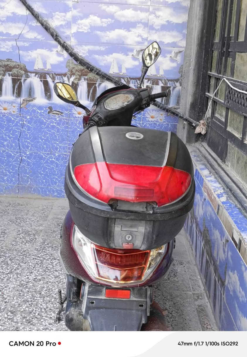 دايوان سبيسي ١٢٠
دراجه كلش نضيفه محرك ممفتوح بي برغي بس حالين بي تبخير يرادلها تجفيت 

تشتغل وتمشي تخبل 
بيها باتري جديد البارحه شاده

الدراجه نضيفه كلش بيها اوراق 

للبيع السعر ٢٢٥ وبيها مجال قليل 

مكاني بغداد


**إذا كنت صاحب هذا الإعلان وتريد حذفه لأي سبب، رجاءا أرسل رسالة إلى الدعم الفني**