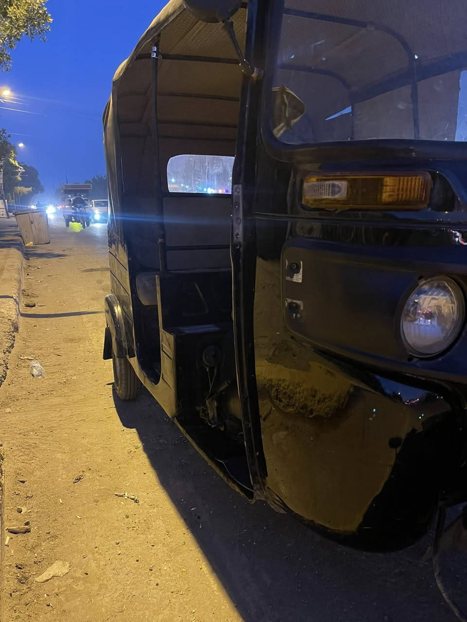 إسلام عليكم تكتك للبيع موديل ١٩ شهر ٩ أوراق كفاله عامه بس دوس تعمير مكينه اكسل مكفولات السعر ٥٧٠٠ وبيها مجال بصيط مستعجل على بيعتها مكاني بغداد الشعله ***********
