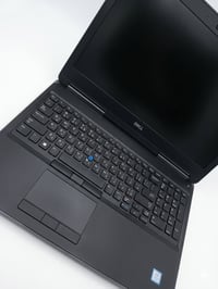 Dell Precision 7520 • Quadro M2200 • 16GB رام