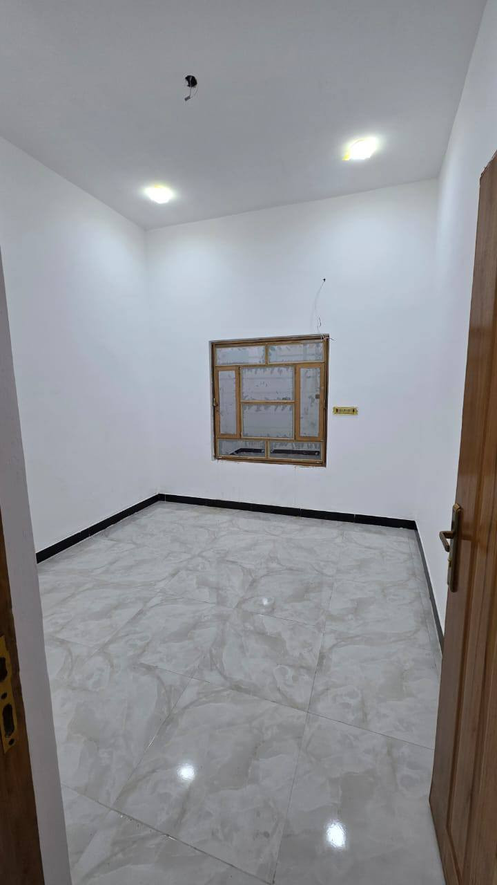 #اسعد_الله_أوقاتكم_بكل_خير ***********
دار سكن للبيع ⛪️ بسعر بلاش 
 

#مساحت كل بيت 120 متر  بناء حديث بعده بل جيس

#يحتوي البيت على غرفتين نوم 
و ديوان 
و صاله 
و مطبخ 
و صحيات داخلي و خارجي 
بيت كلش مرتب 

كافه الخدمات متوفره 

#جنس_العقار :: طابو صرف زراعي بأسم عراقي سند ٢٥ 

البيت علا شارع  10 متر وركن 🛣️

#العنوان البصره ابي الخصيب العوجه 

سعر  بيت 65 مليون  و بي مجال 
#للاستفسار الاتصال على الهاتف 📞📳
📳((***********
