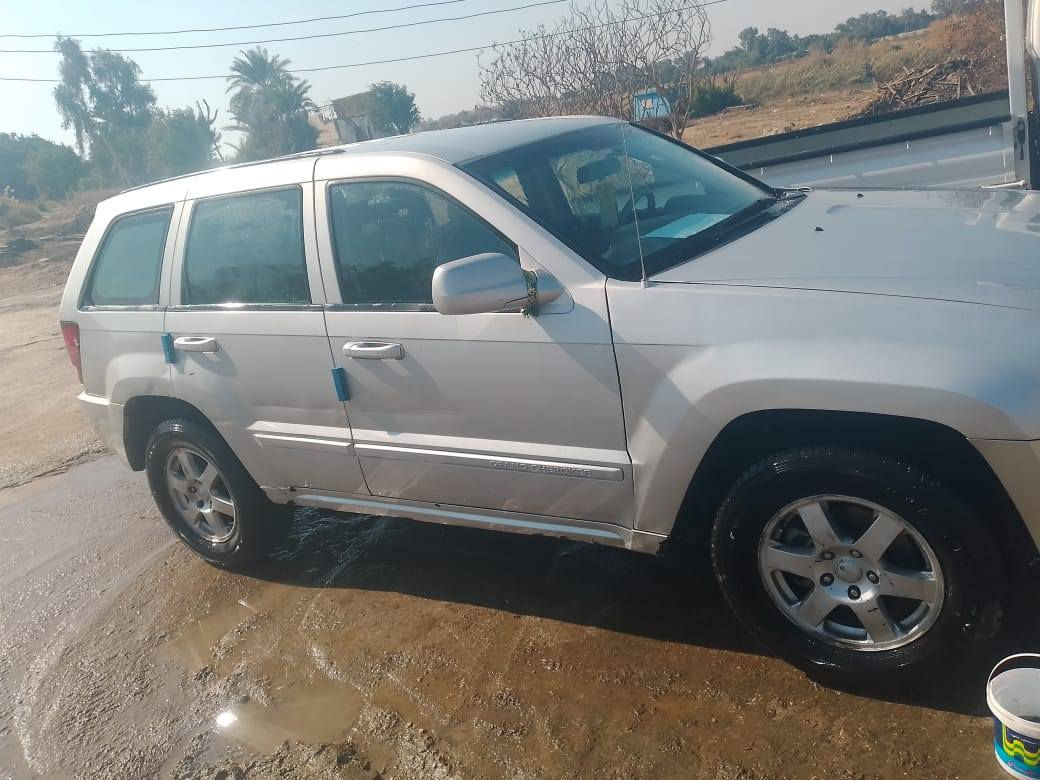 سياره جيب شيروكي
موديل 2008..... سيارة مكفوله كير ومكينه 
مكينه 6 سلندر
سنويه مشروع وطني 
دواخل نظيفه جدا 
نظافتها 90٪
مكاني واسط ---قضاء الزبيدية 
 ه‍.. ***********
