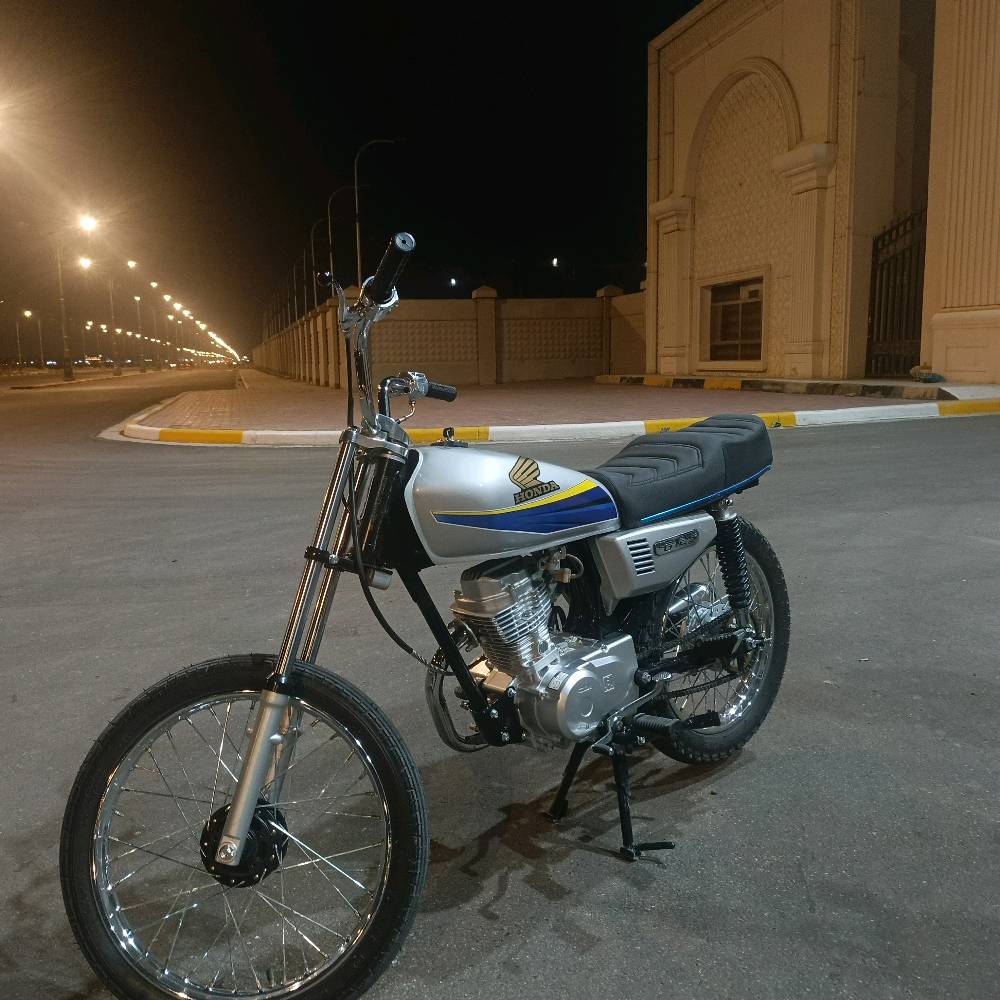 كربلاء حي النصر
دراجة 4 گير موديل 2026
مكينه نامة شلامچة موديل 26
الدراجة تعمير جديد ماصارلهة اسبوعين
السعر 950 الف 
للاستفسار المراسلة على الواتساب
 
