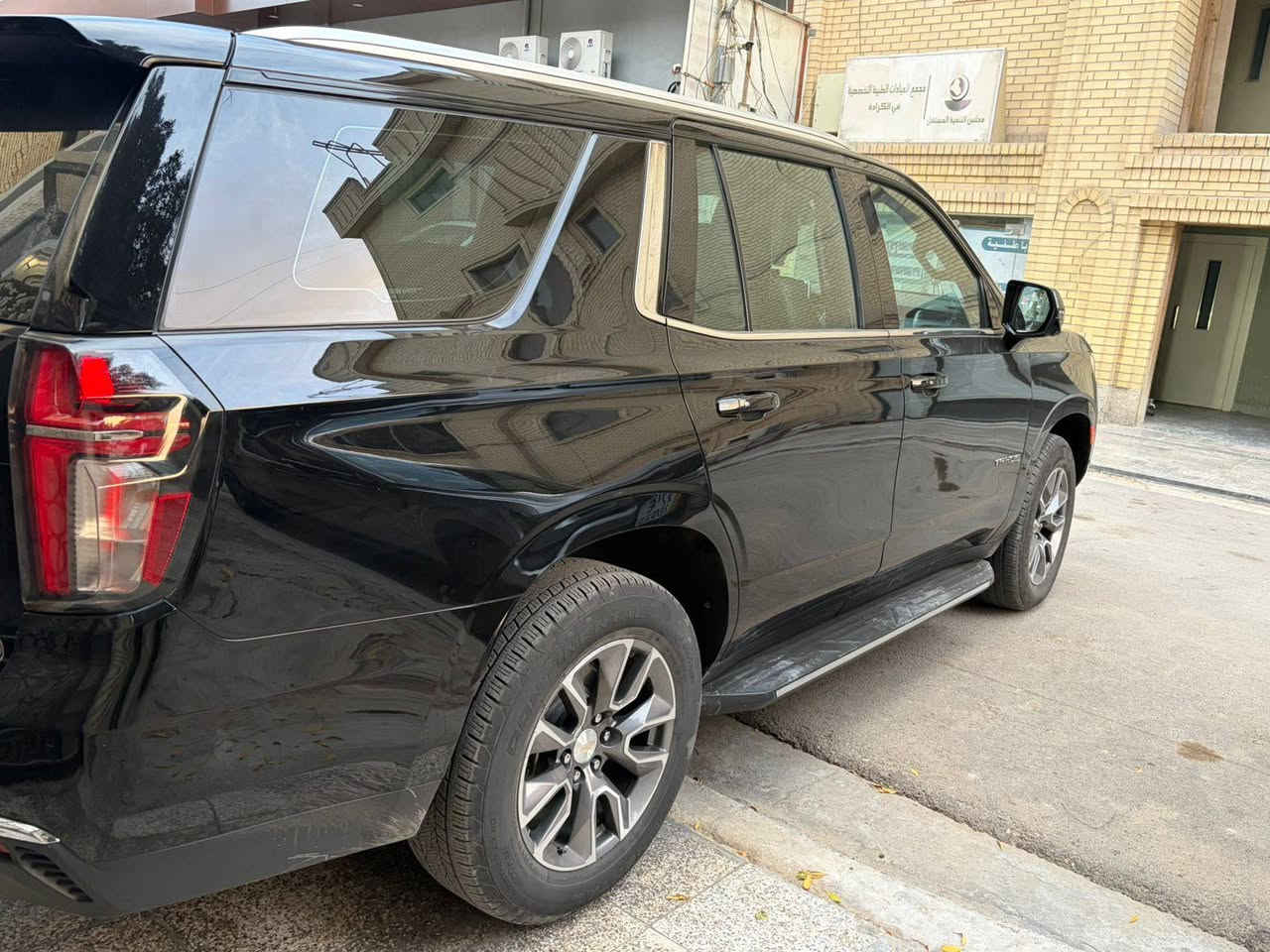 تاهو موديل 2023 فئة LT فول مواصفات مكفوله وكالة المنصور سونار موجود 
ماشية 55Ki رقم بغداد باسمي 
العنوان بغداد الكراده .
 السعر 478 بيها مجال بسيط 
***********
***********

