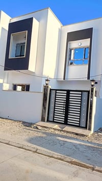 عرض خاص سعر الباب 275 مع النقل وصبغ الاساس والتركيب 07502160345 وتساب