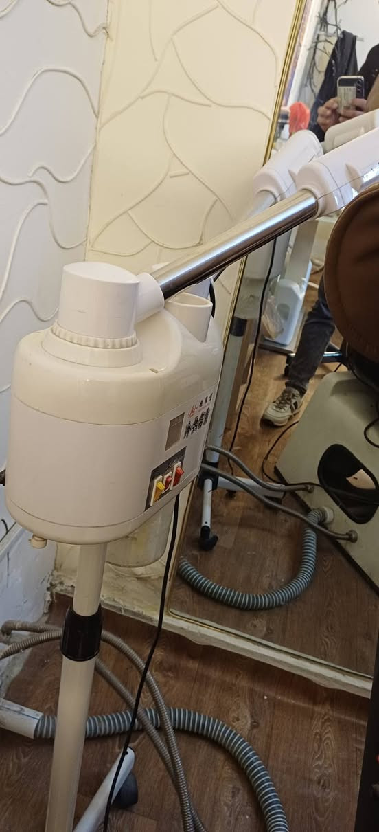 السلام عليكم غراض صالون للبيع الاستفسار الاتصال ***********
