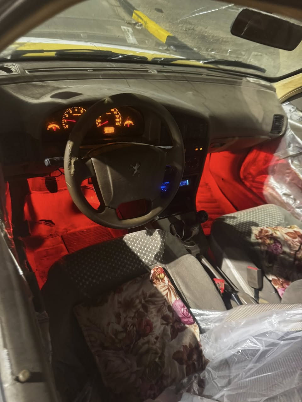 السلام عليكم بيجو 405 موديل 12 كير مكينه كفاله راعيه موجود شرط تحويل السياره جاهزه السعر 15 مكاني بصره***********
