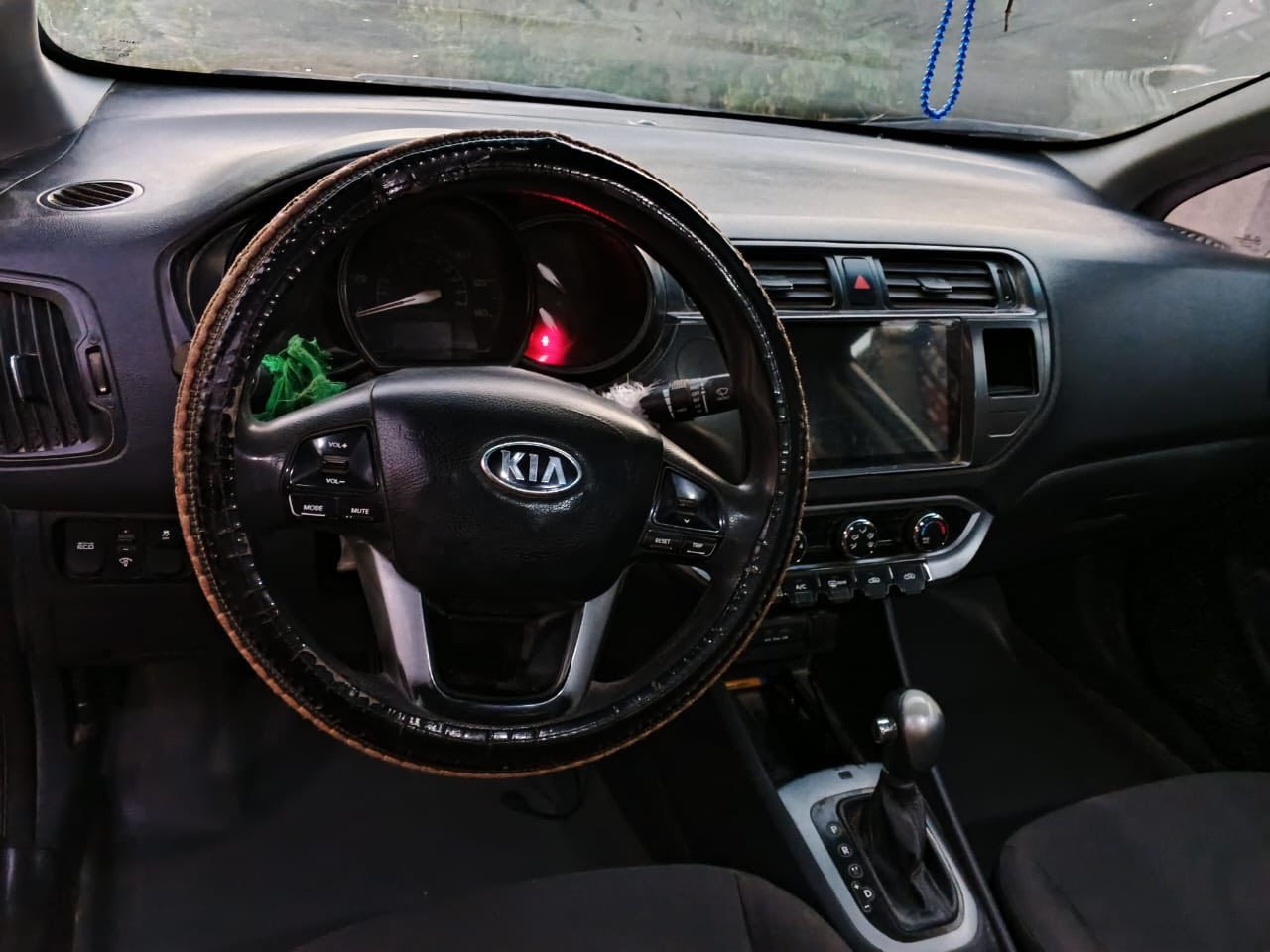 ريو موديل ١٤ امريكي 
حادثها جاملغ وبنيد 
السياره ماشيه ١٤٠ 
مكان السياره بابل 
السعر ٨٥ وبيها مجال بسيط 
رقمي ***********
السنويه ساقطه قبل ايام ب اسمي
