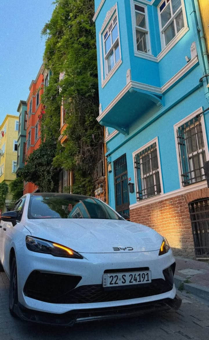 Byd 05 seal 2025 
السلام عليكم سيار جديد مرقم باسمي تحويل ثاني يوم ماشية ١٧ الف كيلو 
سعر ١٣٧ 
*********** كركوك, العراق

