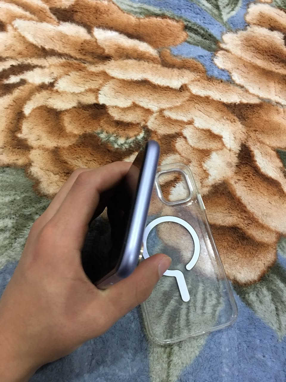 ايفون 11 عادي جهاز كلش نضيف
مساحه 64
بطاريه 71
مبدل فقط شاشا مال تفليش 
فيس ايدي شغال 
دكمه التعلي الصوت ما تشتغل فقط 
جهاز كلشي ما مبدل بي فقط
الشاشة مال تفليش 
سعر 190 مجال حك جيتك
متواجد فيس او اتصل ع رقم
*********** بي واتساب
