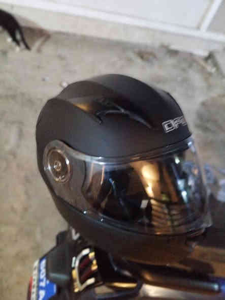 السلام عليكم
خوذه نوع DFG 
اصلي مطعمه ب كاربون 
و بيه فتحات تنفس 
للاستفسار ***********
بغداد الشعب
