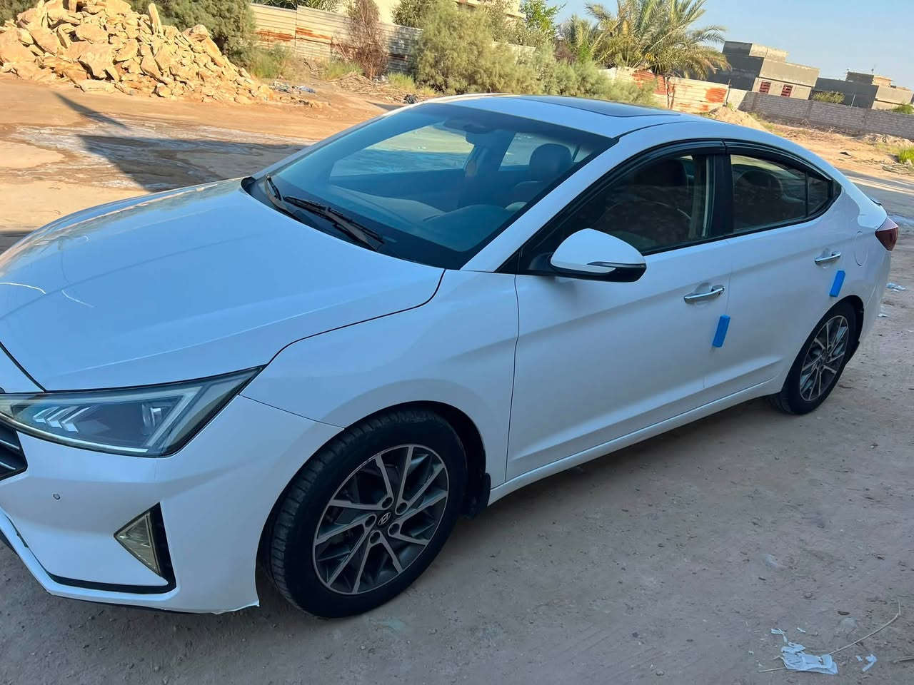 سلام عليكم
الانتره 2019
 خليجي
(كفاله عامه شرط السونار) 
رقم بغداد نكليزي  
ماشيه (80)
مكينه 2000 دوش 
فول واحد عله واحد 
كامره امامي خلفي 
فتحه سلايت
 زنون
 بصمه
قطعتين تبريد
 تحكمات ستيرن
 مرئي شفط 
 شاشه كبيره 
 انضمة قياده 
يدات نيكل
حساسات امامي خلفي
السعر 157 وبيه مجال 
مكان (السياره كربلاء طويريج ) 
***********
