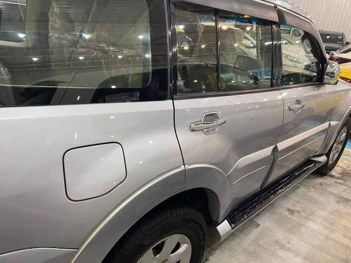 السلام عليكم
للبيع باجيرو/خليجي /موديل 2010

حبتور 3500المرغوب 

محرك وكير ما مفتوحات 

ماشيه 130الف 

فول موصفات /فتحه سقف /كراسي كهرباء /7راكب /3قطع تبريد 

مري شفط واشاير بالمري وثلاجه 

سياره جديده وجاهزه 

رقم بغداد باسمي مداور ثاني يوم 

سياره مكفوله من الصبغ وتبديل عدا الداعميه الاماميه وجزاء من دعاميه الخلفيه صبغ وبارد بالدوسه فقط 

السعر137وبيها مجال 

اتصال ع رقم ***********
