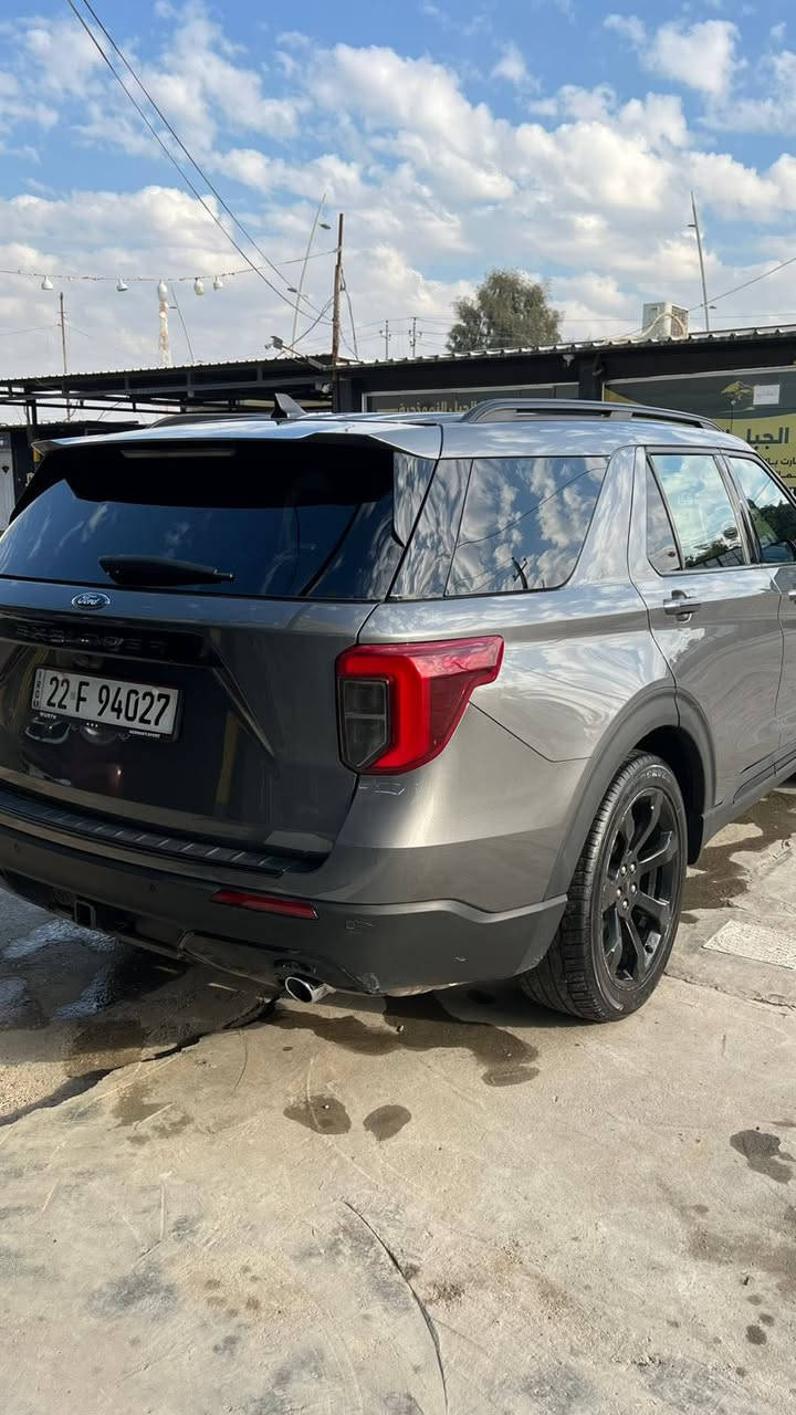 فورد اكسبلورير فئة [ ST-line ] موديل 2022
حجم المحرك: 4 سلندر ايكوبوست ( 2.3L TURBO )
العداد: 40 الف مايل 

السيارة مفولة مفولة مواصفات عدى البانوراما
اللون:   نفطي 
ويل:   حجم 21
كشنات:  VIP 
گير:   10 نمر

السيارة نظيفةكفالة محرك كير بدون ايرباك
حادثها قطعة وحدة جاملغ صبغ + شبر بالباب طخها صاحب دراجة شرط الفحص

السيارة مرقمة ب أسمي تحويل مباشر

تضليل خلفي مذكور بالسنوية✅

مواصفات السيارة :
كشنات vip
تشغيل عن بعد
بصمة تشغيل
دخول ذكي لجميع الابواب
گير ماوس
وضعيات قيادة  7 
هاند بريك بصمة
تدفئة كشنات
ستيرن هيتر
تبريد ثلاث قطع مركزي
تحكم بالتبريد الخلفي من الخلف
شحن لاسلكي + منافذ الشحن بكل مكان
كشن كهرباء
المرآة الجانبية كهربائية
كاميرا °360
تحديد مسار
تثبيت سرعة
شاشة ايباد
وقوف تلقائي في الازدحام (Auto Hold)
مانع اصطدام اوتو بريك
صندوق كهربائي شفط
نقاط عمياء ورادار وحساسات بكل مكان
مانع انزلاق
لايت ليد + زينون
الضوء العالي بيها نظام تلقائي شارع مظلم يرمش تلقائياً
الماسحات تشتغل تلقائياً من ينزل مطر

بالإضافة الى السبير ومعدات السلامة كلها موجودة معها✅
_______________________________
للتواصل والاستفسار:
واتساب او رصيد: ***********
