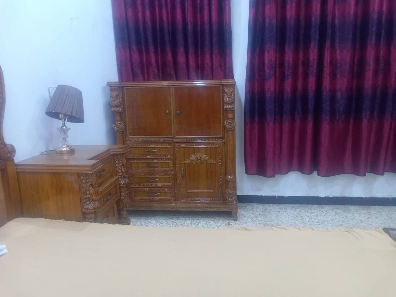 السلام عليكم
غرفه للبيع صاج عراقي وجهين نظافه ٩٠ بلميه مكان جسر ديالئ
للتواصل وات ساب ***********

