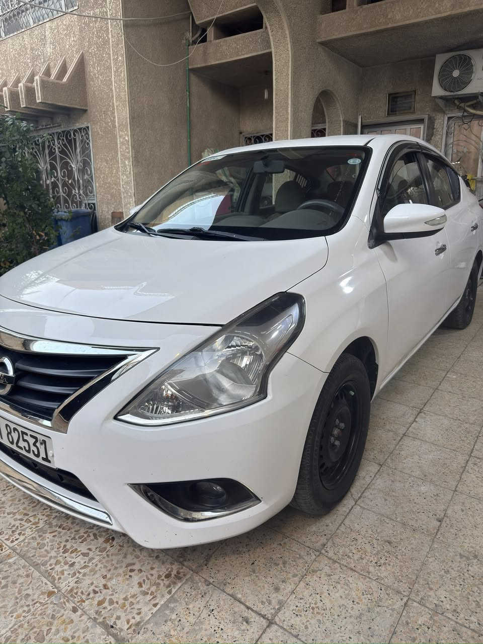 سلام عليكم نيسان سني هندي موديل ٢٠٢٤ كفالة عامة
السيارة فول موصفات شاشة 
٤ جام كهرباء 
قطعتين تبريد 
السيارة جاهزة و كاملة و على وضع الشركة حتى اول ما اخذتها دوشمتها السيارة كفالة عامة من كل شي 
ماشية ٣٤ الف كيلو سبيرها منازل و بعدها ب ضمان الشركة(٣ سنين او ١٠٠ الف كيلو متر)
السيارة رقم أربيل تريد تحويل او وكالة اني حاضر 
السعر ١٢٤ ورقة و بيها مجال
مكان السيارة:بغداد/الاعظمية
للاتصال:***********
