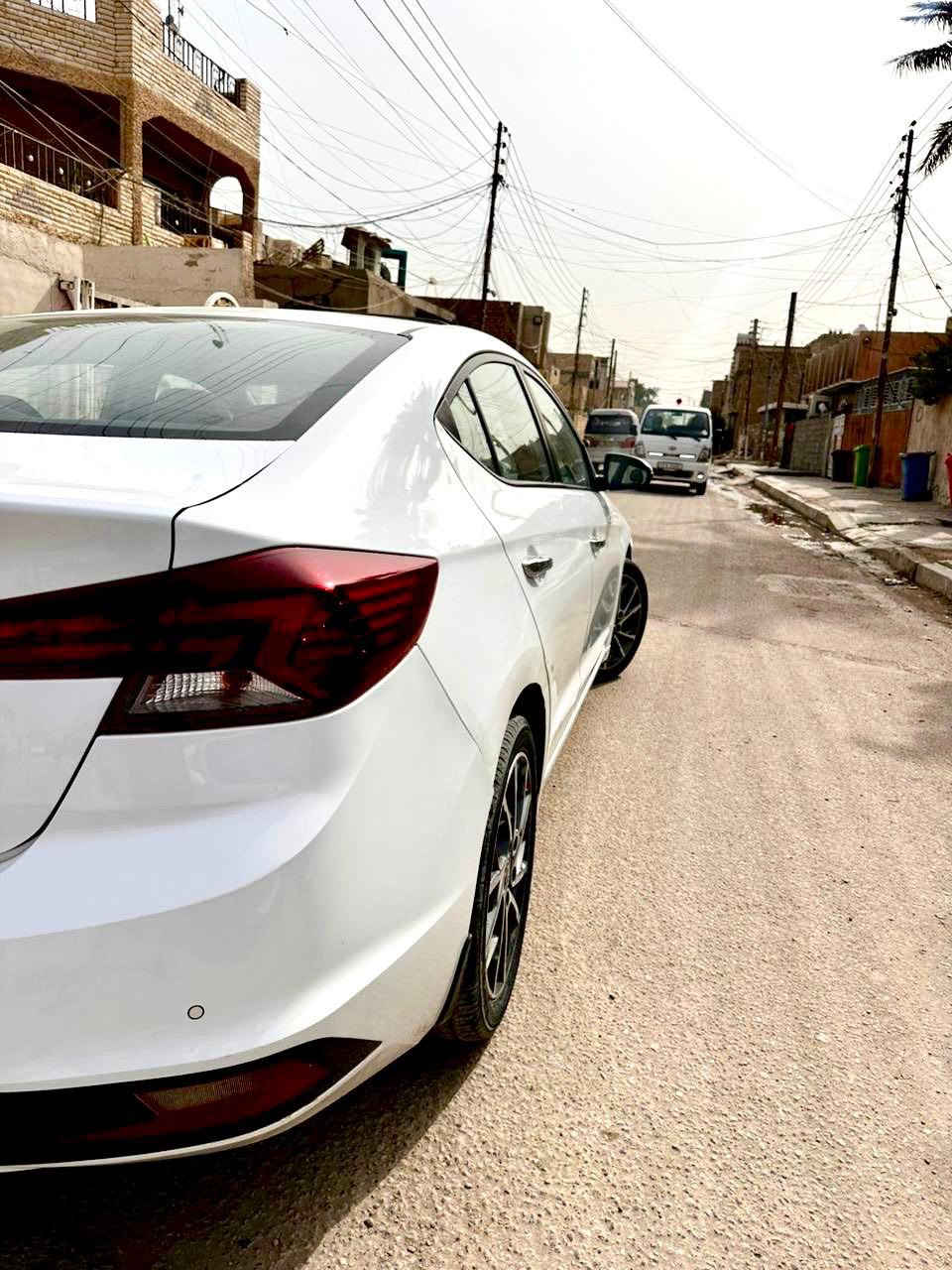 #hyundai_النترا خليجي 20
رقم بغداد 
ماشيه 153 كم
فول مواصفات (واحد.علئ واحد)
فتحه سلايت بصمه
قطعتين تبريد 
تحكم ستيرن 
كامره خلفي 
أنظمة قياده 
يدات نيكل
حساسات امامي خلفي 
خمسه ويل كب
سياره فول واحد علئ واحد
بيه صبغ بنيد بدون دواخل فقط
السيارة بأسمي

مكان  السياره بغداد /البياع/ تقاطع درويش
السعر 157 وبيها مجال
***********
