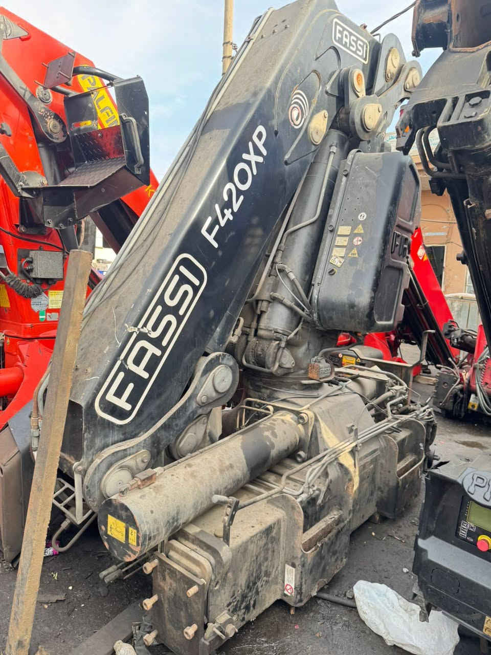 كرين للبيع فاسي حجم 420 موديل 2007 فول سيفتي ريمونت كنترول 4 رجلينات 3 سلايت مكفول كفاله عامه من كل نواحي اوربي ما مشتغل بلعراق مكاني اربيل ***********
