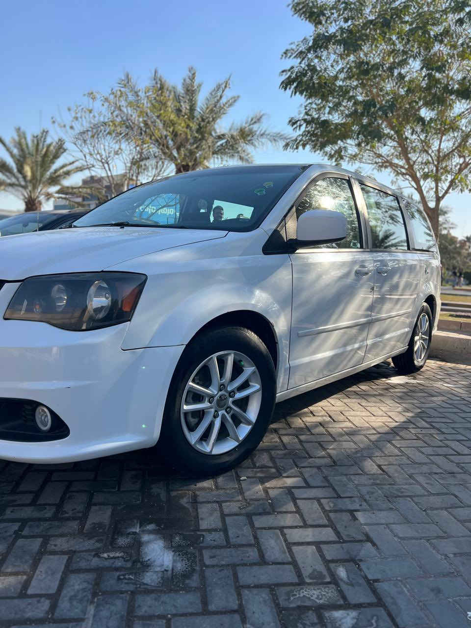 دوج كرفان موديل2016
رقم بغداد

مواصفاتها نص فول 

جاهزه مابيها اي نقص

كشنات ملكي جلد

موجود السونار داخل الصور 

تخم تاير جديد 

صدر جديد

منضومة غاز80لتر

السعر 160 وبيها مجال
 
بغداد زيونه
الرقم***********
