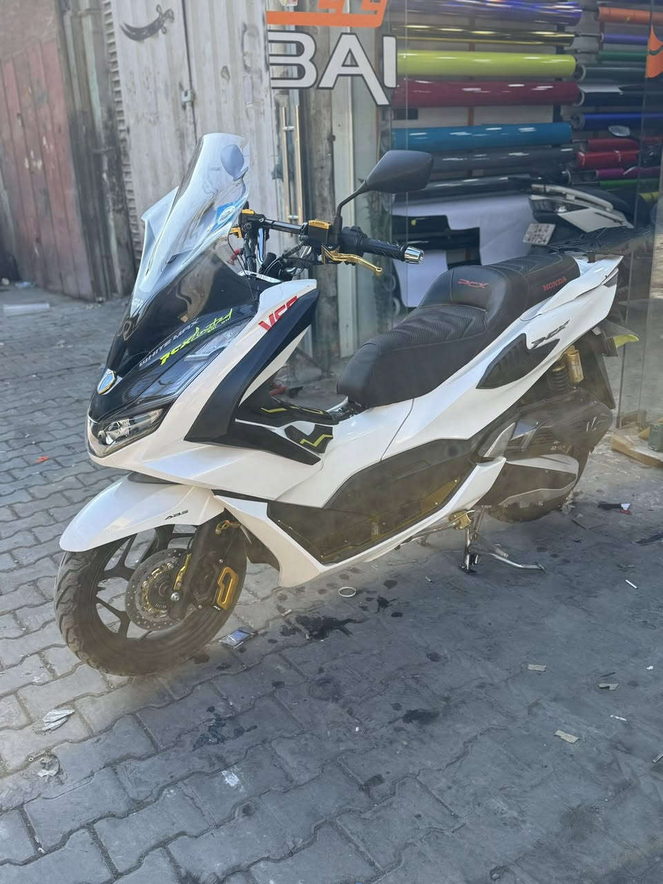 السلام عليكم الدراجه البيع ***********
سعره29
pcx جيل4
 2023
