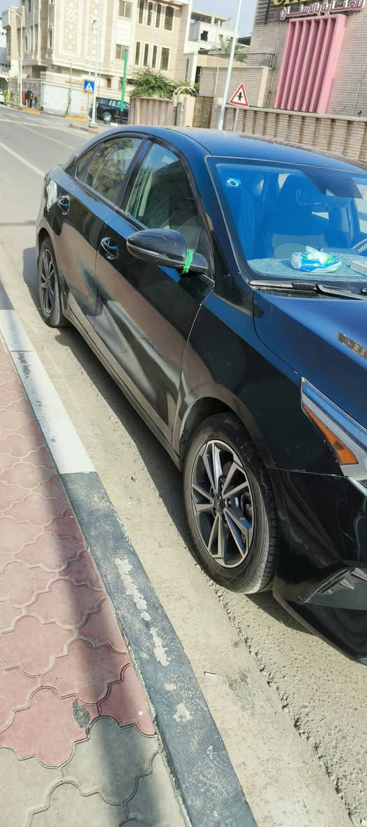 سلام عليكم. 
سياره فورتي مديل 24 / بصره معوقين. 
بدون بصمه ولا بانوراما. 
سياره وارد أمريكي / مكينه 2000 دوش/ كير CVT . 
لايت مو فيشه / زنون لد مشدود في أمريكا  . 
سعر سياره 155 ورقه . 
رقم هاتف : *********** البصرة, العراق
