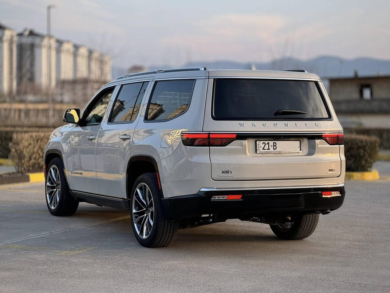 کوردی / عربی
‎بسم الله الرحمن الرحيم
JEEP WAGONER 2022 series 3 ڕەنگە تازەکەی 
جێب واگۆنەر ٢٠٢٢ دەرەجە ٣ فول فول ١/١ 
سەیارەیەکی فەخم و عایلی و ڕاقی منافسی کادیلاک
مەکینە ٨ پستۆنی ٥.٧ هێمی 392hp مەرغوب 
رەقەم کراوە سەنەوی تا ٢٠٢٩ بە ناوی خۆمانەوەیە
هەرزەو بەرادی تازەیە بەیانی بیکە بە ناوی خۆتەوە
تەنها ٢٢ هەزار کیلۆ مەتر ڕۆیشتوە 

نرخ 💵(( 445 ))💵 وەرەقە و معامەلە 

مواسەفات سیرێس ٣ فول فول :
دەبڵ پانۆراما و دۆسە کارەبا و ٥ بەصمە و داتاشۆ 
ئۆتۆ پارک دەبڵ جەگ هەوا  ٥ جۆر بەرز و نزم ئەکرێت 
کوشن کارەبا وجلد و تەبرید و هیتەر و چوپ و خەزن 
گێچ دیجیتاڵ و شاشە گەورە و گێر ڤۆلیۆم ٧ مۆد 
٥ کامێرا و ڕادار گەورە و حاسە فول ئەسیست ٣٦٠ پلە
سنوق شەفت و شەق و کوشنەکانی دواوە کارەبا 
ئاوێنە شەفت ویل ٢٢ ئینج و تایەی eagle بیلاد
سوکان جلد و کارەبایی و هیتەر و ڤۆلیۆم 
لایتی پێشو دوا LED و حاسە و پلاجکتۆر 
بە سویچ دەبڵی بەرز و نزم ئەکرێت 
سیستەمی مکەبەرەی MClntosh 🔊
٧ نەفەری و تەبرید مەرکەزی ❄️
زۆر مواسەفاتی تر ….

سەیارەکە تەنها پەڵەیەکی بچوک PDR ی هەیە  

ڤیدیۆی کامل مواسەفاتی سەیارەکەم لایە کڕیار لە ڕێگەی واتسئاپ  دوا بکات ✅

📍شوێن : سلێمانی 

***********☎️
ڤایبەر و واتسئاپی لەسەرە 
—————————————————————-
جيب واگونر  ٢٠٢٢ درجة ٣ فول ١/١ لون جديد 

ماشآءالله سيارة قوية فخم امريكي بمعنى الكلمة 
محرك ٨ سلندر ٥.٧ هيمي 392hp مرغوب 
سيارة مرقم سليمانية و سنوي جديد ٢٠٢٩
هزة و براد جديد ما علية غرامة تحويل مباشر ✅
٢٢ الف كيلو ماشي فقط

سعر 💵(( 445 )) 💵ورقة و بيها مجال 

مواصفات سيريس ٣ فول :
٢ بانوراما و دوسه كهربائي و داتاشو ٥ بصمة
دبلات جك هوائي و ينزل و يسعد ٥ درجات 
گيج ديجيتال و شاشة كبير و اوتو بارك و گير فوليوم 
٥ كاميرات و رادار  كبير  حساس و فول اسيست 
كشن جلد و كهربائي و تبريد و ٤ تدفئة و چوب و خزن
سندوق جك و يفتح بل رجل و ويل ٢٢ انج و تاير جديد
كشنات خلفي تحكم كهربائي و سماعة mclntosh🔊
ستيرن جلد و تدفئة و كهربائي و فوليوم مراية شفط
لايت أمامي و خلفي LED و حساس و بروجكتر 
دبلات يصعد و ينزل بل ريموت ( بصمة) 
٧ راكب و تبريد مركزي ❄️
بعد هواي مواصفات….

ملاحظة / سيارة كبيرة منافس كديلاك و يوكن 

عندي فيديو كأمل مواصفات السيارة شراي آطلب عن واتساب ✅

سيارة بي فقط اقل من شبر PDR 

📍مكان السيارة: سليمانية 

***********☎️
فايبر و واتساب موجود
